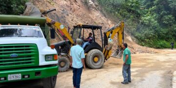 Mérida | Lluvias provocan deslizamientos en la vía que conecta a Zea con Alberto Adriani y Tovar