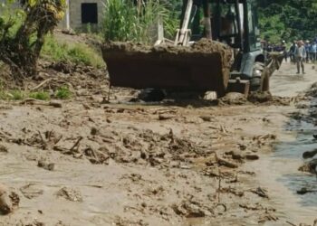 Maquinaria pesada tuvo que atender vías de Boconó por las lluvias