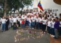 Boconeses rinden un homenaje a las víctimas del doblete sísmico 