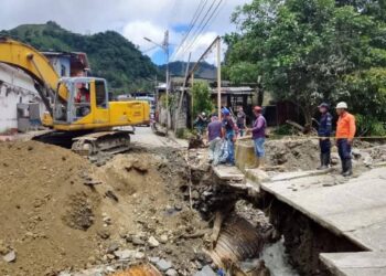 Trujillo | Realizan labores de recuperación de la vía a Batatal 