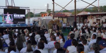 Homenaje post mortem a Valentina Sandoval, reina de las ferias 53 de Sucre fallecida en La Guaira