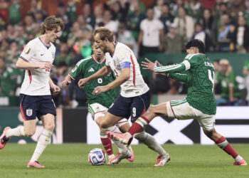 2-3. Inglaterra resiste el acoso de México y se clasifica a los cuartos de final
