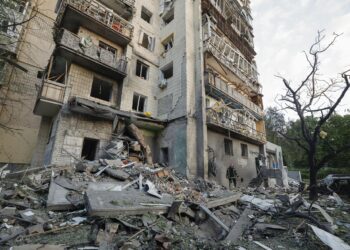 Ataque ruso con misiles deja al menos un muerto en Kiev