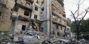 Ataque ruso con misiles deja al menos un muerto en Kiev