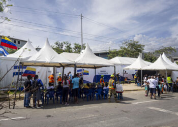Heridos de la búsqueda entre escombros, víctimas colaterales de los sismos en Venezuela