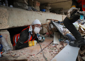 Los mineros venezolanos que dejaron de buscar oro para encontrar víctimas de terremotos