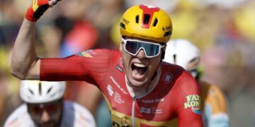 Waerenskjold gana en Nevers la etapa más rápida de la historia y Pogacar sigue líder