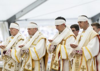 El Vaticano confirma la excomunión de los consagrantes y nuevos obispos lefebvrianos