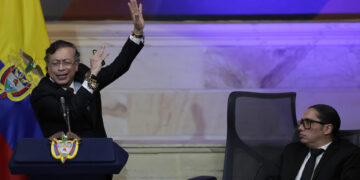El uribista Honorio Henríquez presidirá Senado de Colombia tras lograr apoyo del petrismo