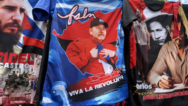 Fotografía que muestra una camiseta con la imagen estampada del presidente de Nicaragua, Daniel Ortega, durante la celebración del 47 aniversario de la revolución que derrocó por la vía armada a la dictadura de Anastasio Somoza Debayle, este 19 de julio de 2026, en Managua (Nicaragua). EFE/ STR