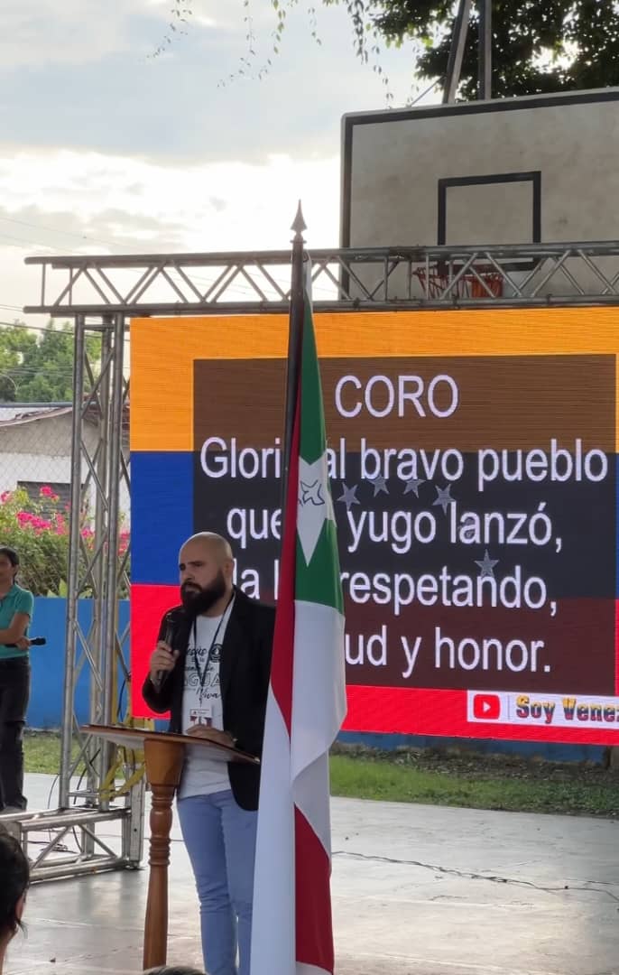 Anthony Delgado orador de orden del acto homenaje Richard Marcano.