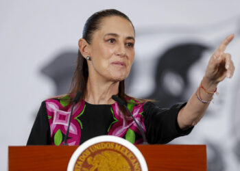 Sheinbaum pide proteger prestigio de la UNAM ante debate por uso de IA en examen