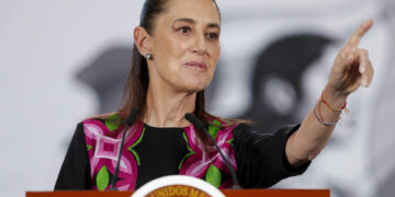 Sheinbaum pide proteger prestigio de la UNAM ante debate por uso de IA en examen