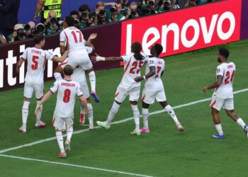1-2. Bellingham hunde el navío noruego