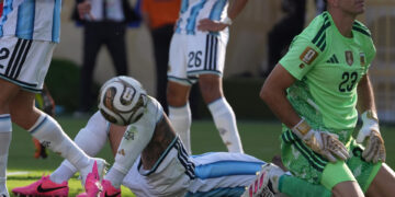 ‘Dibu’ Martínez pone en duda su continuidad en selección argentina tras derrota con España