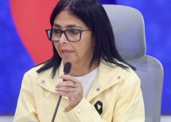 Delcy Rodríguez pide a Carlos III la liberación del oro venezolano en Banco de Inglaterra