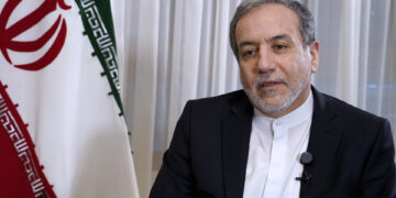 Irán advierte que no negociará un acuerdo final con EE.UU. mientras continúen las amenazas