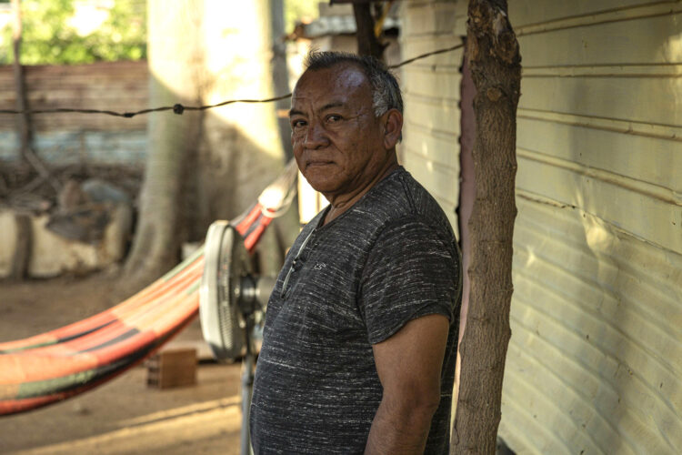 Uruman Urdaneta posa este miércoles, en Maracaibo (Venezuela). EFE/Henry Chirinos