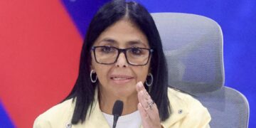 Delcy Rodríguez nombra encargado de negocios en EE.UU. al exministro de Comercio Exterior