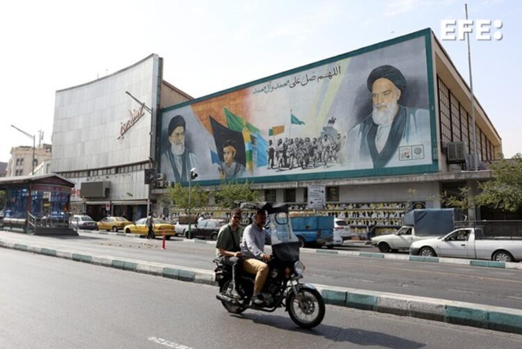 Una calle de Teherán el 22 de julio de 2026. EFE/EPA/ABEDIN TAHERKENAREH RESTRICTIONS: NO Access Israel Media/Persian Language TV Stations Outside Iran/Strictly No Access BBC Persian/VOA Persian/Manoto TV/Iran International TV. (As mandated by Iran's Directorate General for Foreign Media) --