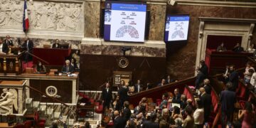 Francia aprueba definitivamente la ley que legaliza la eutanasia y el suicidio asistido