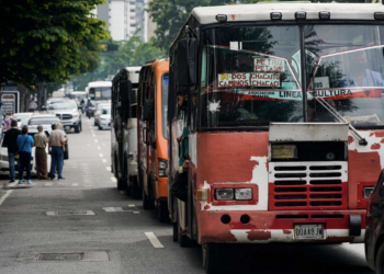 Posponen aumento del pasaje urbano para el 1° de agosto