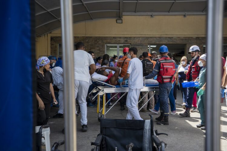 Muchos de los sobrevivientes de los terremotos en Venezuela necesitaron amputaciones para poder salvar sus vidas | Foto Tairy Gamboa/El Nacional
