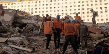 Cuerpo de rescate de Trujillo procesó 37 rescates con vida y 300 recuperaciones de cadáveres en La Guaira