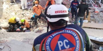 Valientes rescatistas merideños son luz en medio de la dificultad