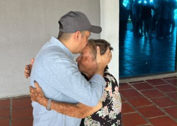 Expreso político tachirense Jackson Vera se reencuentra con su familia