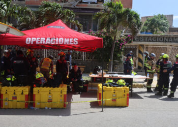 Rescatan a Hernán Gil tras ocho días bajo los escombros