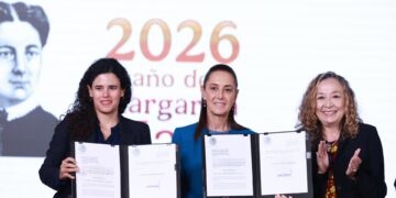 Sheinbaum envía al Congreso ley para homologar el feminicidio en todo México