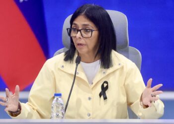 Delcy Rodríguez anuncia alianza internacional para recuperar principal aeropuerto de Venezuela
