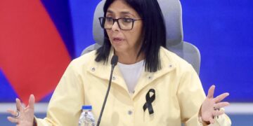 Delcy Rodríguez anuncia alianza internacional para recuperar principal aeropuerto de Venezuela