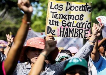 El bono vacacional refleja la crisis salarial de los docentes en Venezuela: ya no viajan ni disfrutan con el pago