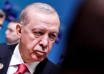 Erdogan pide a la UE que no excluya a Turquía de sus proyectos de defensa