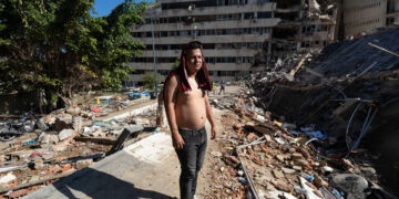 El periplo de un migrante venezolano para encontrar a los suyos vivos o muertos