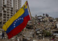 Familias luchan por mantener viva la esperanza tras nueve días de los sismos en Venezuela