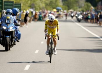 Pogacar: «Es especial ganar un 14 de julio vestido de amarillo»