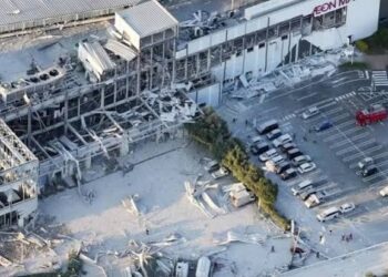 Sube a 18 el número de muertos en Japón y sigue la búsqueda contra reloj de atrapados por el terremoto