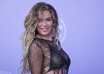 El eclipse, un fenómeno inspirador también para el desamor de Karol G en su último álbum