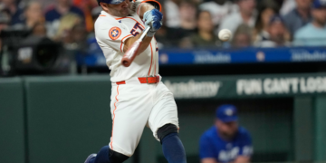 José Altuve supera a Bob Abreu entre los maximos hiteadores venezolanos en la MLB