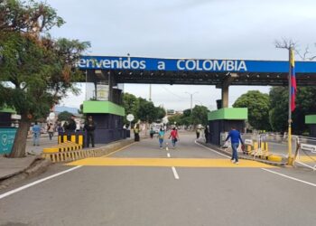 Táchira | Jubilados de la salud y educación cruzan a Colombia para recibir atención médica 
