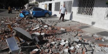 Al menos 20 muertos en dos ciudades del centro de Colombia por el terremoto
