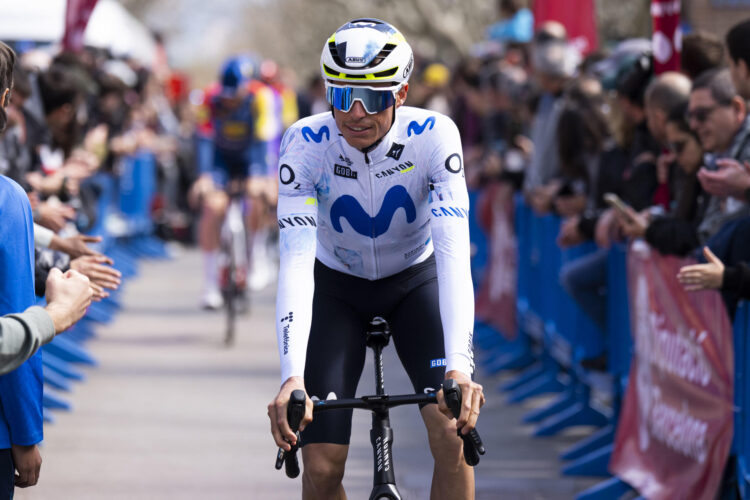 Fotografía del pasado 28 de marzo, en la que puede verse al ciclista de Movistar Enric Mas, durante una prueba. EFE/Siu Wu