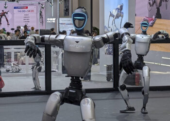 Manos a la obra: los robots chinos pasan del espectáculo al trabajo