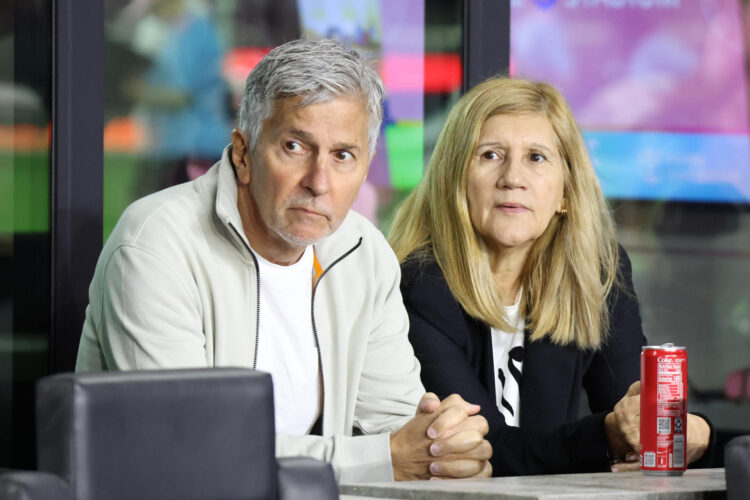 Imagen de archivo de los padres de Lionel Messi, Jorge Messi (i) y Celia Cuccittini EFE/ Giorgio Viera