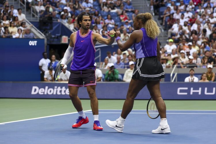 La estadounidense Serena Williams y el español Carlos Alcaraz reaparecieron este martes en el US Open. EFE/EPA/SARAH YENESEL