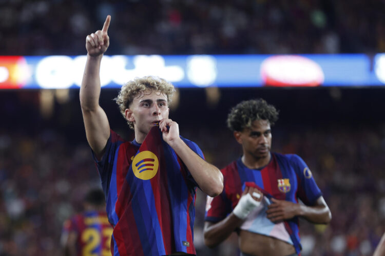 El futbolista del FC Barcelona Fermín celebra su gol este jueves en el partido de LaLiga disputado contra el Athletic. EFE/Quique Garcia