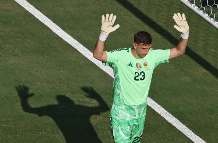 Fotografía del pasado 19 de julio, en la que puede verse al portero argentino Emiliano Martinez durante la final del Mundial de Estados Unidos, México y Canadá. EFE/SARAH YENESEL